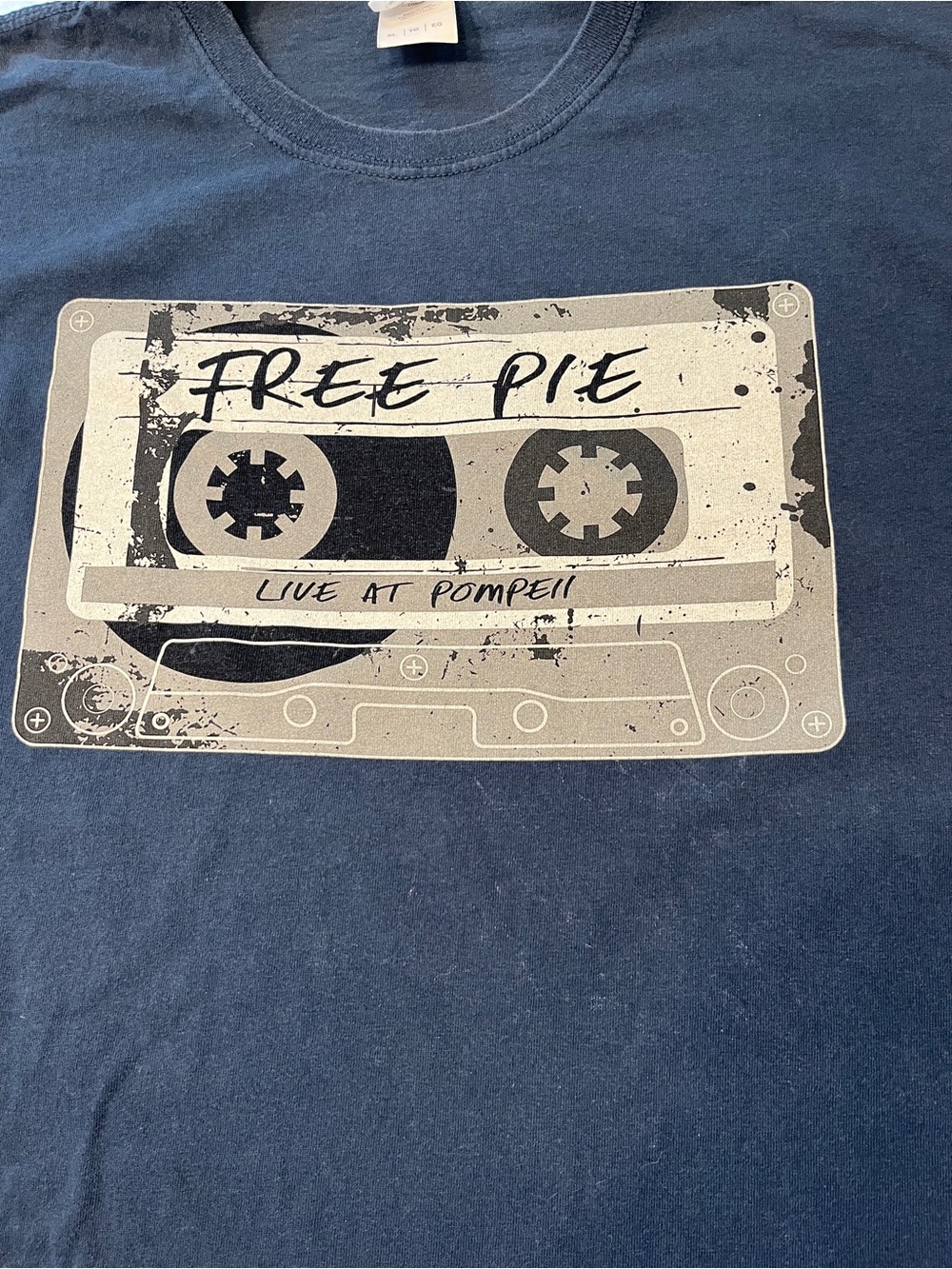 Vintage Cassette Tape Parody Graphic Tee – "Free Pie: Live at Pompeii" Sz L